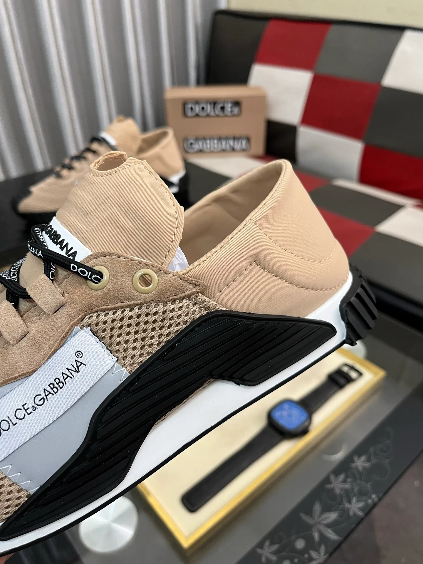 Men's shoes 💰440⌚️⌚️DG's latest popular 🔥🔥casual shoes, the tongue has the brand's iconic details, and the combination of silk cowhide and cow suede enhances the style. Fashionable and versatile, it can complement any look. Create an exquisite design with unique dynamic vitality and modern atmosphere, showing modern elegance. Size: 35-46